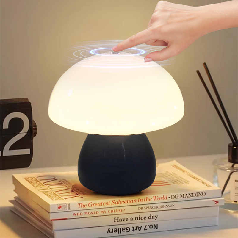 Mushroom Table Lamp - キノコ LED テーブルランプ充電タッチデスクコーヒーバー、ホテルの寝室の装飾、北欧の創造的な雰囲気、小さなテーブルライト