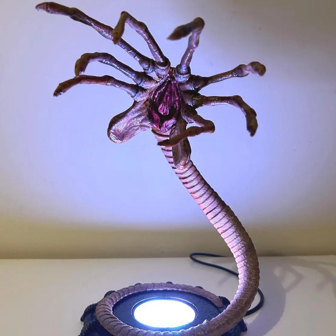 Home Lighting And Decor - エイリアンフェイスハガーランプナイトライト、LEDライト付き点滅ハロウィンパンプキンデコレーション、ホラー雰囲気のホームパーティーデコレーション