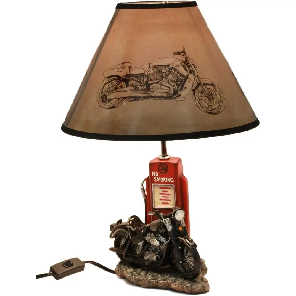 Home Lighting And Decor - ヴィンテージレトロブラックオートバイガスポンプデスクランプ（シェード付き）、高さ19インチ、ルート66テーマの家の装飾照明