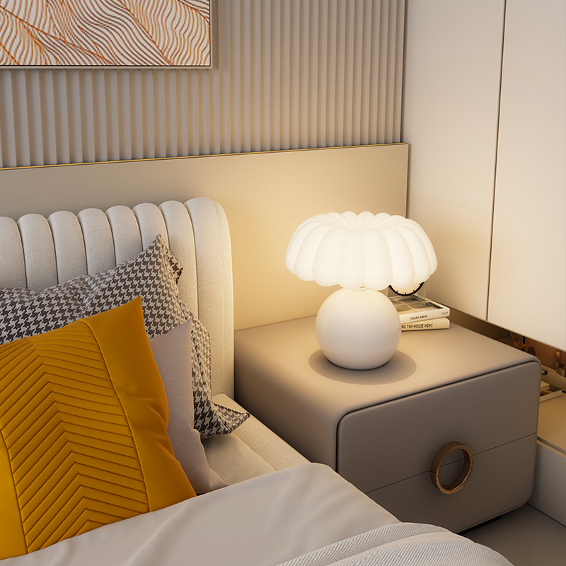 クリームスタイルのベッドサイドテーブルランプ,フレンチスタイ - Mushroom Table Lamp のレビューと価格