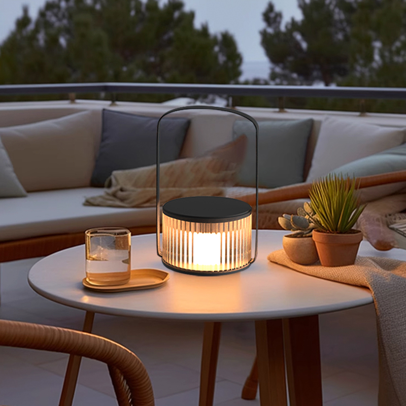 屋外充電式ポータブルアンビエントライトソーラー芝生ヴィラガー - Lighting Decoration Outdoor のレビューと価格