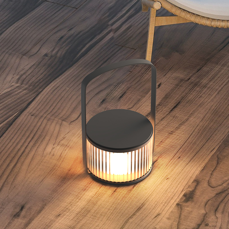 屋外充電式ポータブルアンビエントライトソーラー芝生ヴィラガー - Lighting Decoration Outdoor のレビューと価格