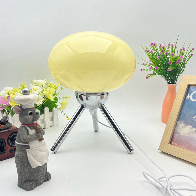 バウハウス北欧風ガラス製マッシュルーム型RGBリモコン付きテ - Mushroom Table Lamp のレビューと価格